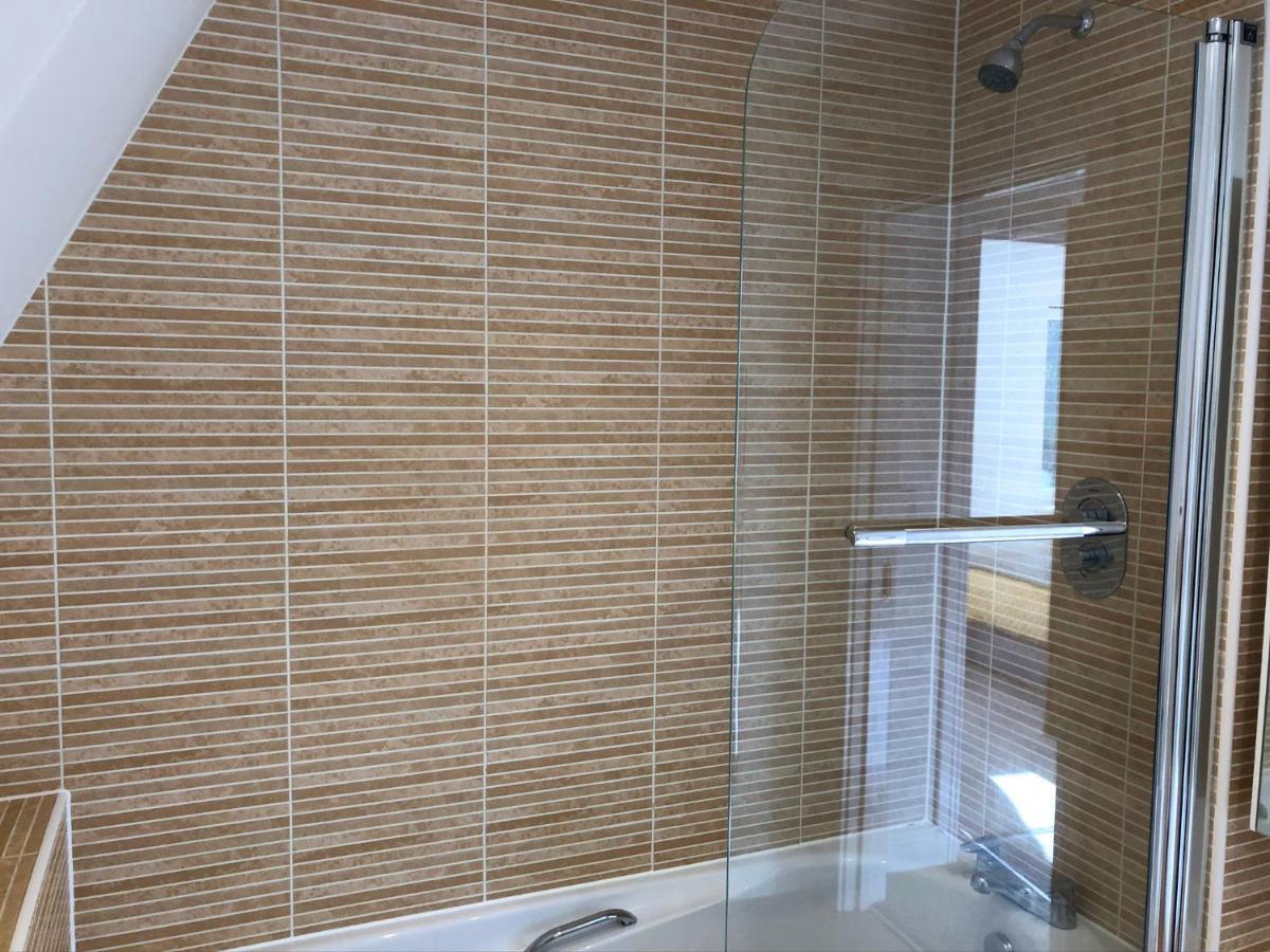 Parkside Penthouse Apartment Yeovil Bagian luar foto